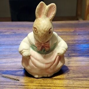 World Bazaar Easter Rabbit Statue